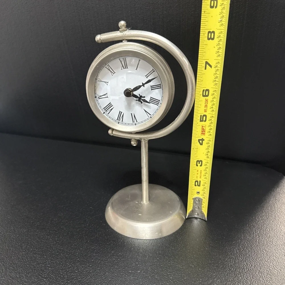 Vintage Style Roman Numeral Desk Clock Metal Table Clock Decorative Stand
